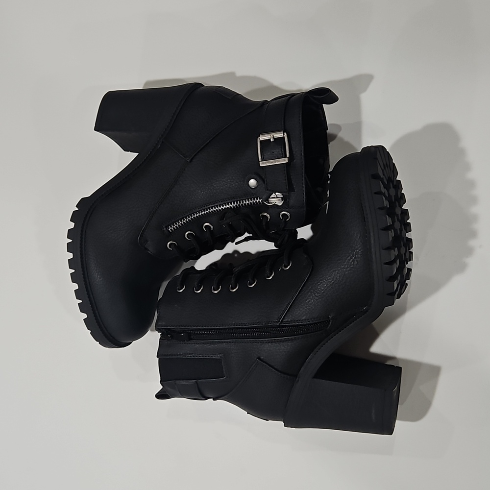 Torrid Black Combat Ankle Boots Heeled 3inch High Nwot. Size 8 - Picture 3 of 9